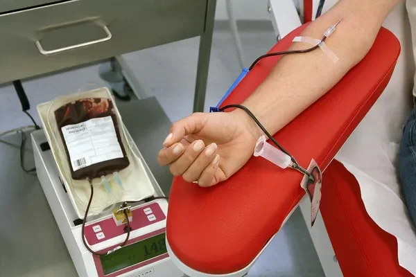  Become a Blood Donor 